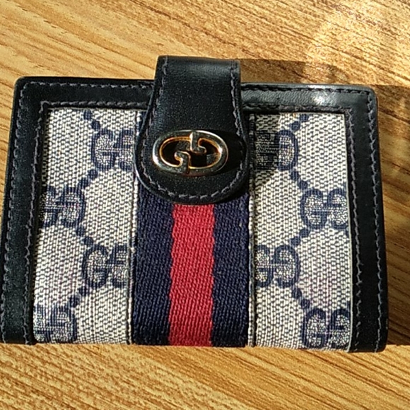 GUCCI ~WALLET - Picture 5 of 10